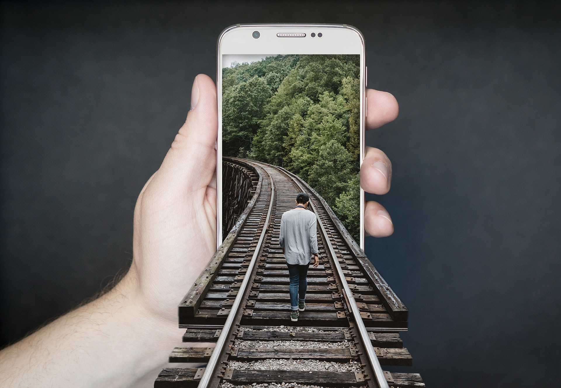 train-track-2507499_1920